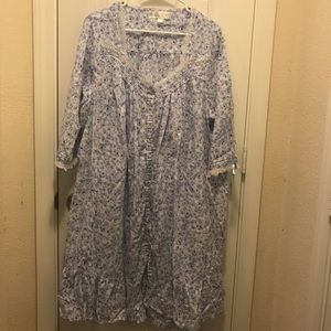 Eileen West Nightgown Blue Floral Pattern